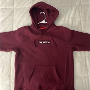 NWOT Supreme Wine Box Logo Sweatshirt🔥